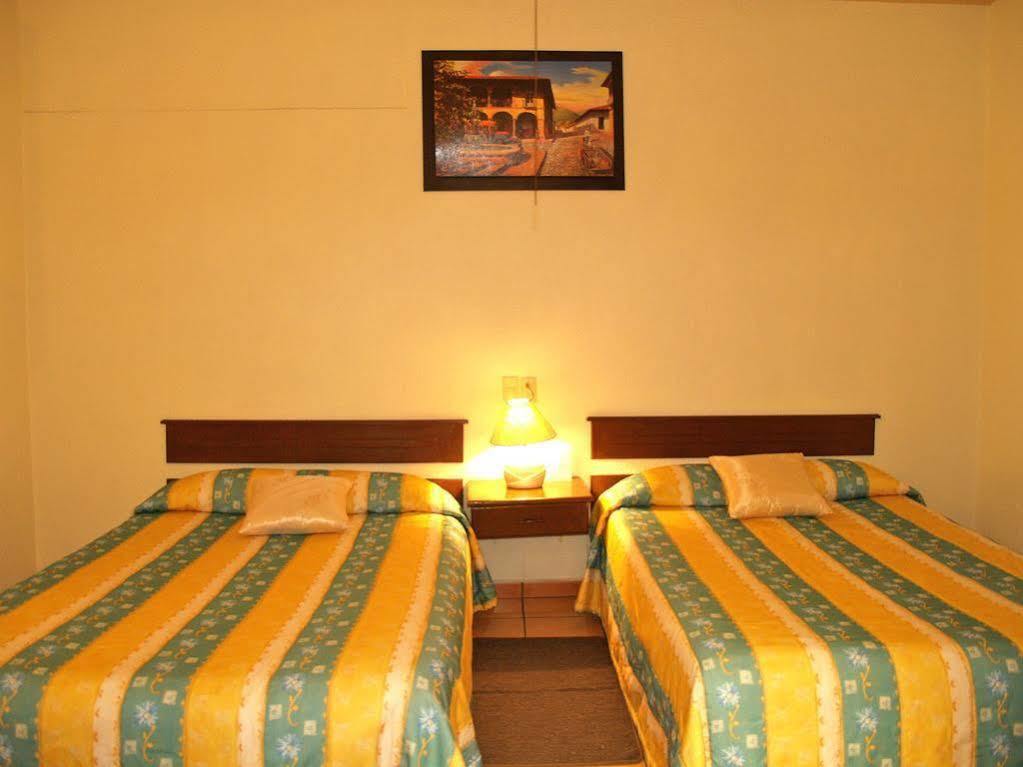 Hotel Estefania Morelia Extérieur photo