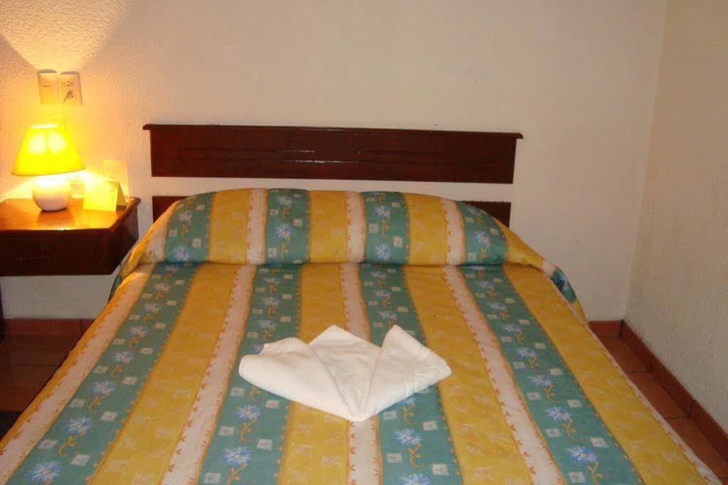 Hotel Estefania Morelia Extérieur photo